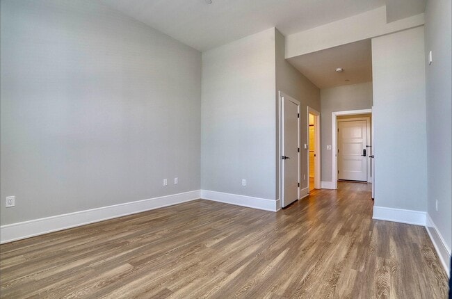 Building Photo - 32 Oakland Ave