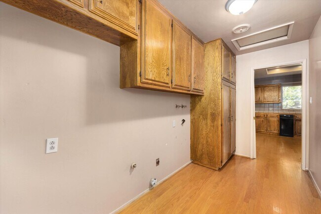 Building Photo - 7808 Selkirk Dr