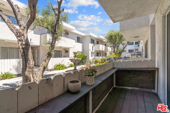 Building Photo - 2884 Sawtelle Blvd