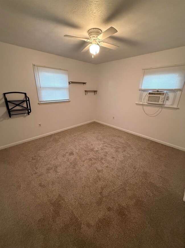 Building Photo - 1045 Moore St