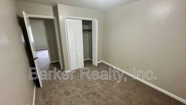 Building Photo - 4609 Lavista Ct