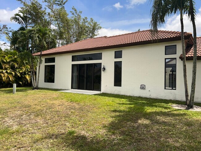 Building Photo - 20077 Palm Island Dr