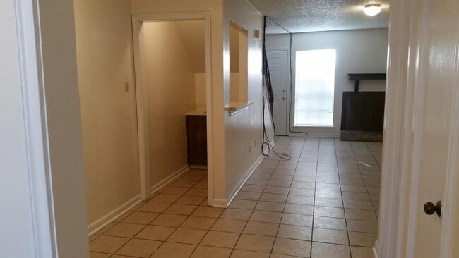 Building Photo - 107 Oak Ridge Ave