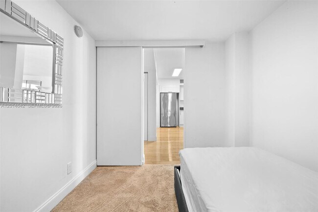 Building Photo - 9499 Collins Ave