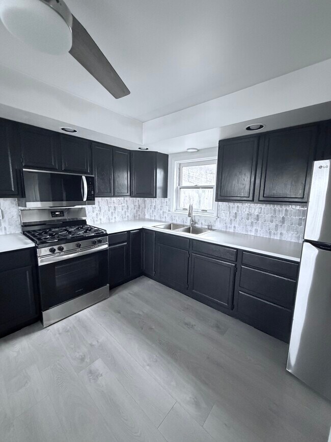 Building Photo - 338 Prestley Rd