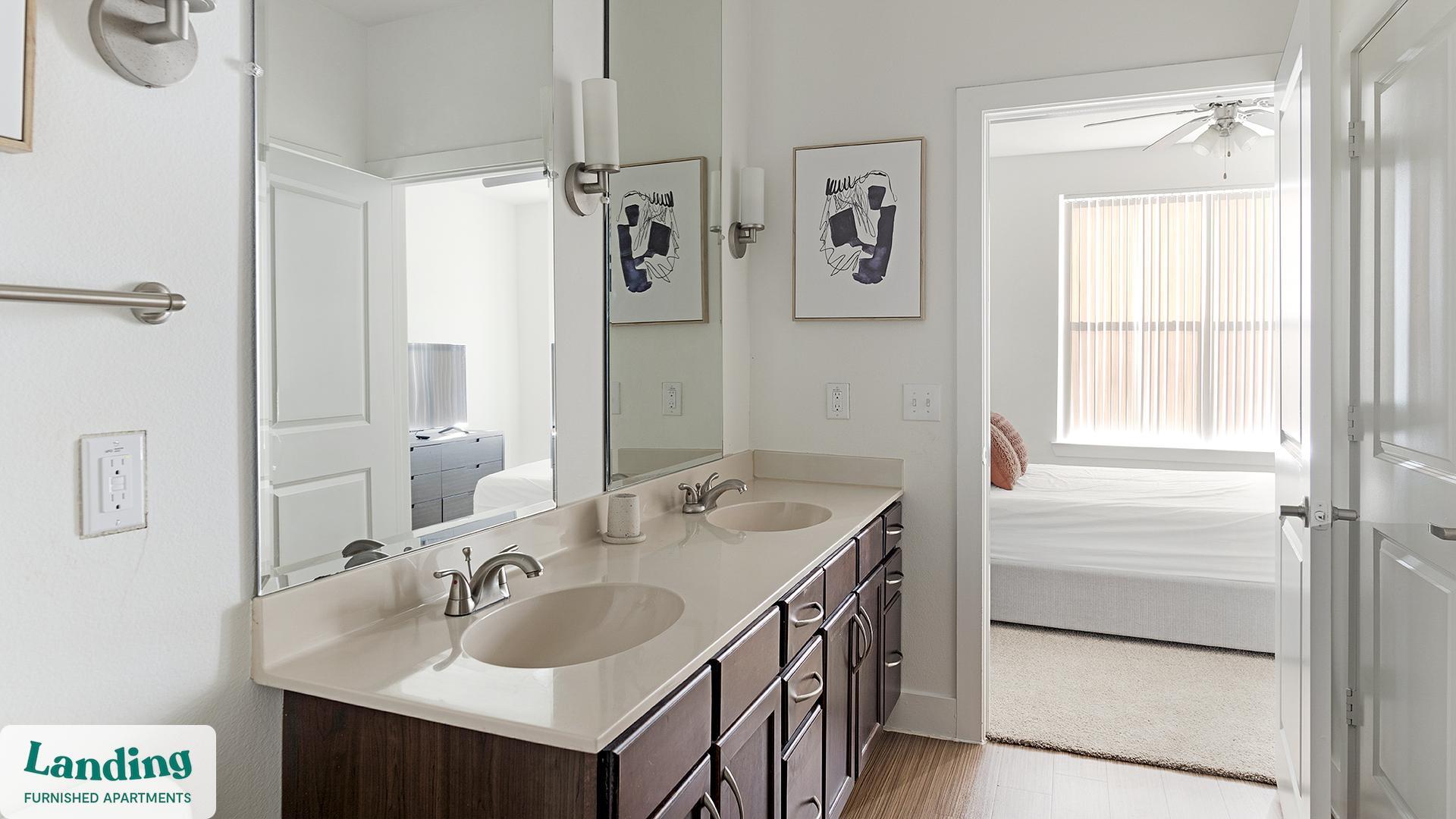 Building Photo - 7373 Valley View Ln