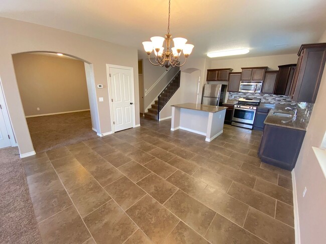 Building Photo - East El Paso LARGE 4 bed Refrig A/C!