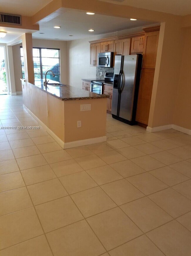 Building Photo - 2750 N 34th Ave