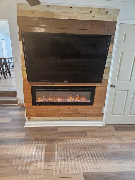 Den Media Center - 166 Hampton Wills Dr