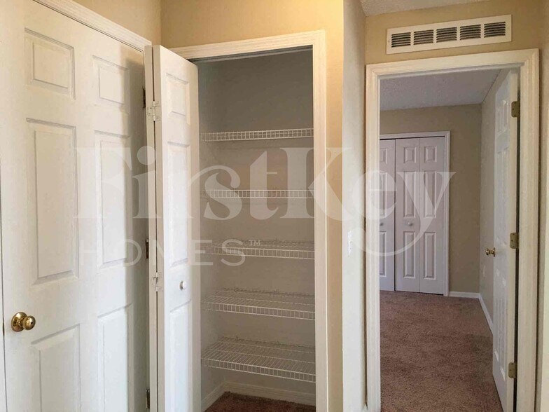 Building Photo - 3638 Queens Cove Blvd