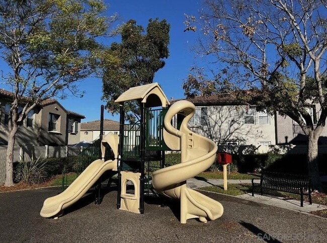 Building Photo - 1517 Laurel Grove Dr