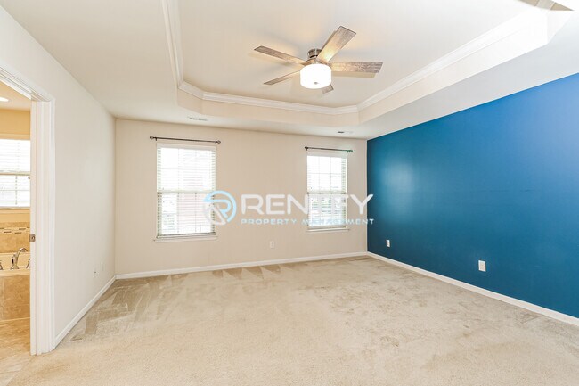 Building Photo - 3303 Major Samuals Way