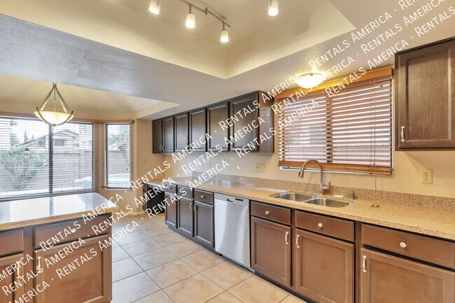 Building Photo - 10327 N Mineral Spring Ln