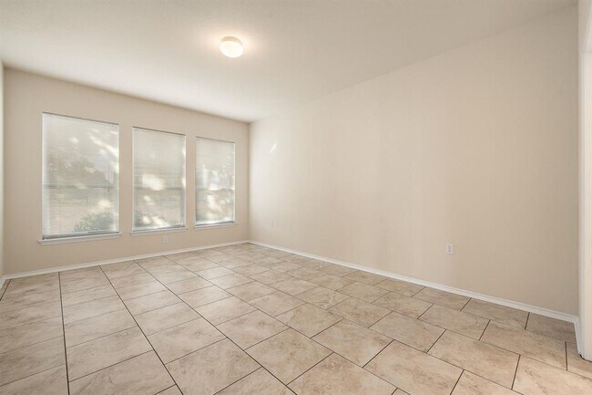 Building Photo - 119 Portsmouth Dr