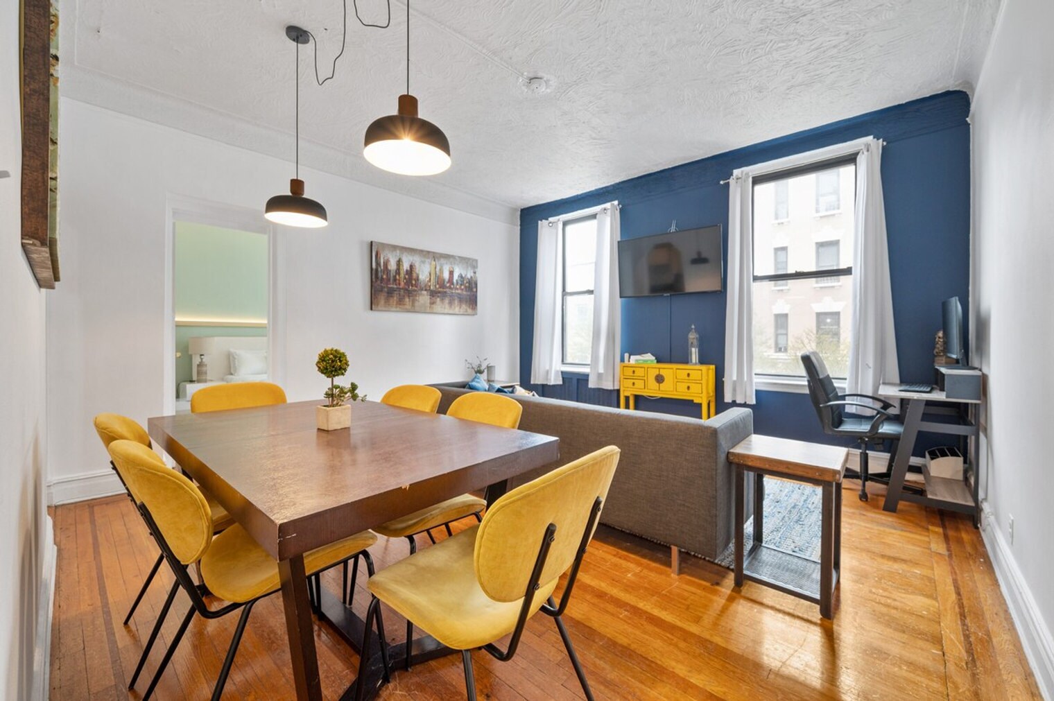 Building Photo - 400 W 47th St