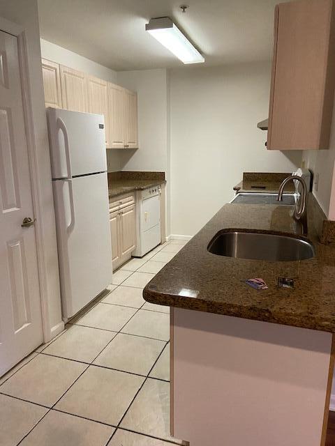 Building Photo - 2060 Greenview Shores Blvd