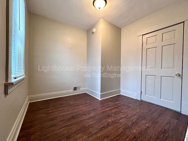 Building Photo - 1126 Holt St