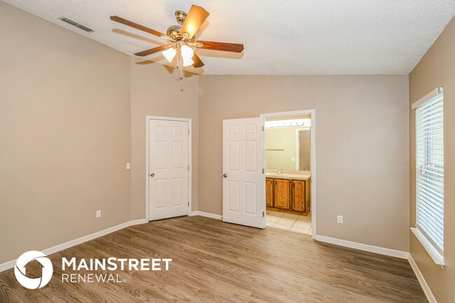 Building Photo - 8155 Teaticket Dr