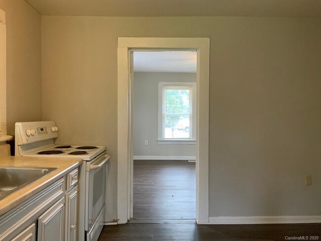 Building Photo - 808 NC-161