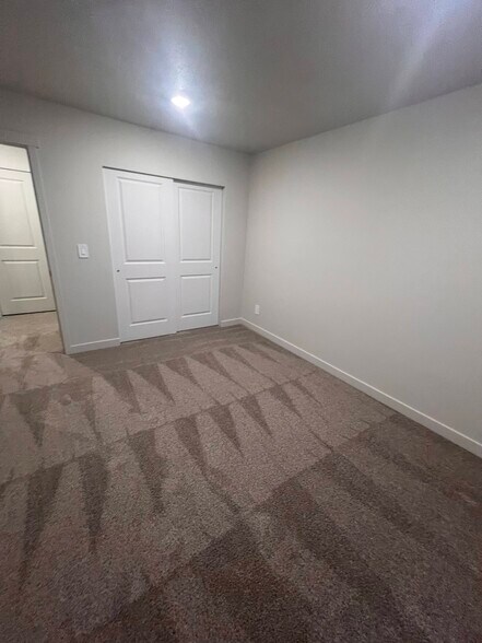 bedroom 2 - 404 W 630 N