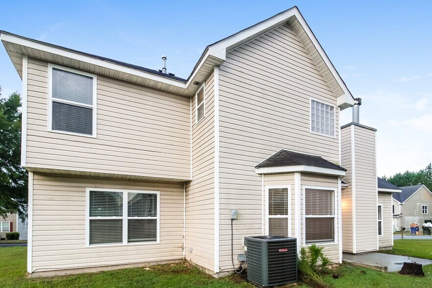 Building Photo - 4182 Arabian Way SW