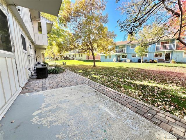 Building Photo - 387 Upham St