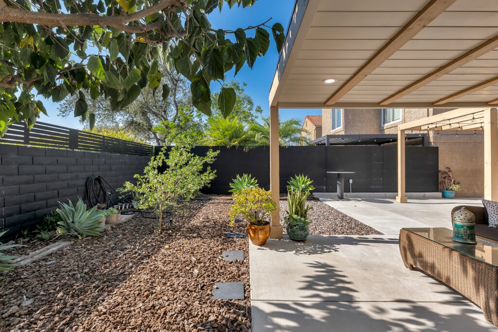 Building Photo - 15290 Bambi Ct