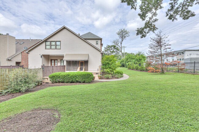 Building Photo - 4100A Oriole Pl