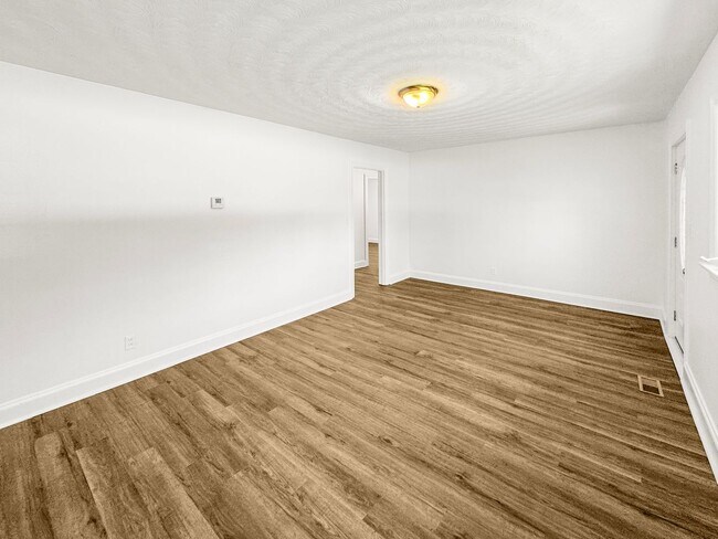 Building Photo - 1513 Bethlehem Rd