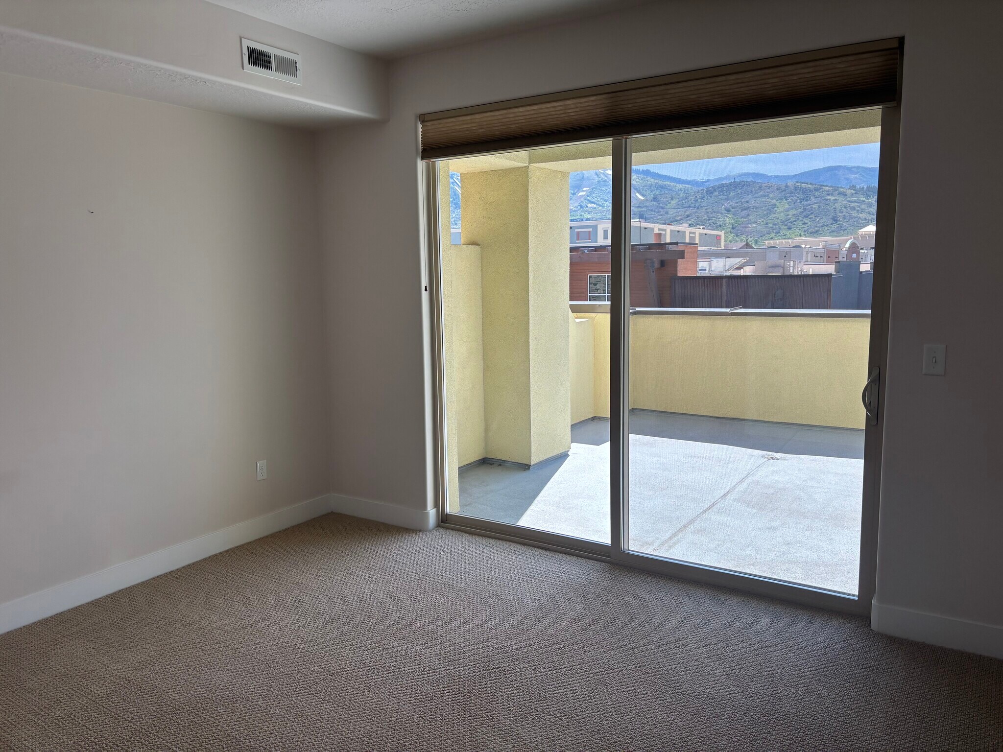 Downstairs bedroom - 6169 Park Ln S