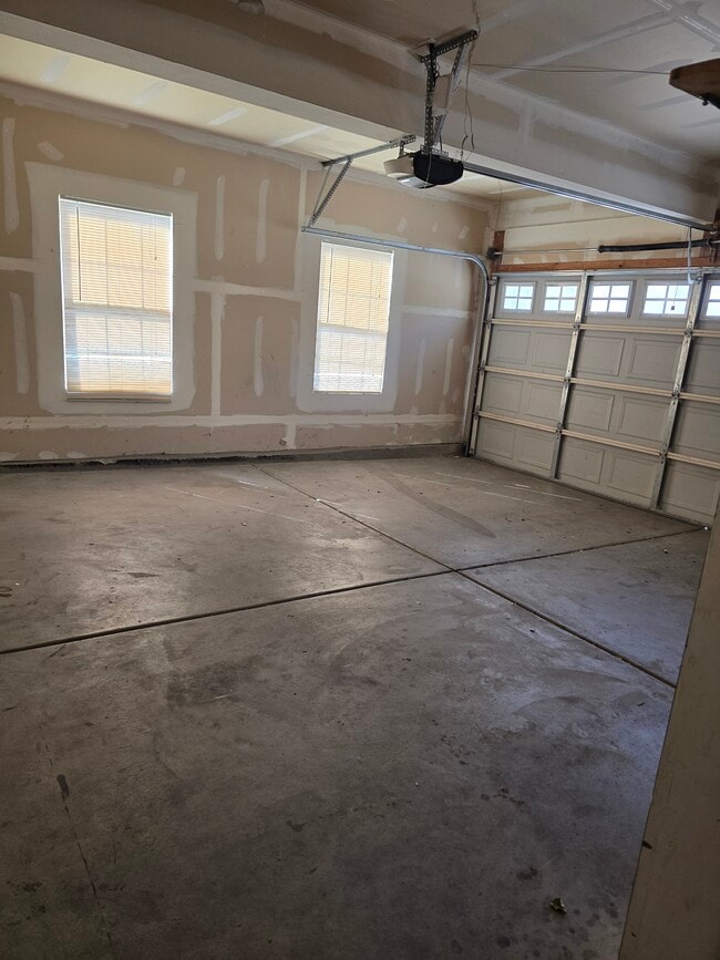 Building Photo - 13463 S Corbin Valley Dr