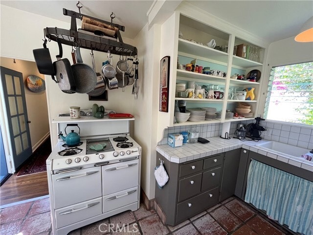 Building Photo - 845 Temple Hills Dr