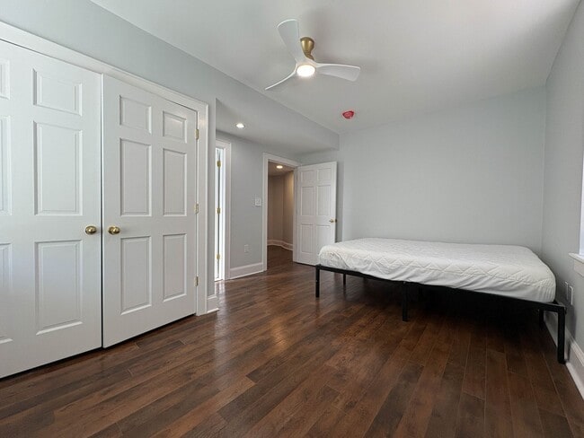 Building Photo - Downtown Living! 2 Bedroom 2 Bath Apartment (No Pets)