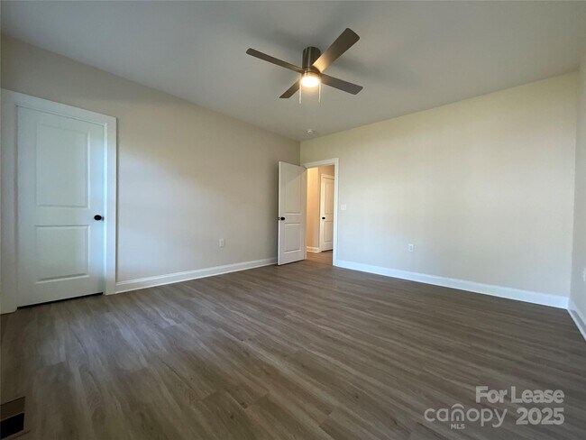 Building Photo - 307 N Catawba St