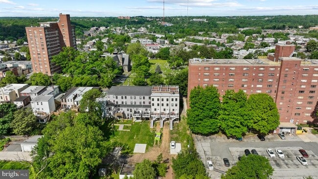 Building Photo - 3921 Roland Ave