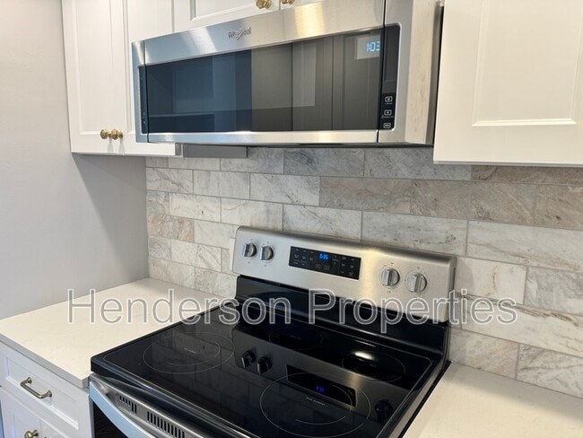 Building Photo - 501 Fenton Pl