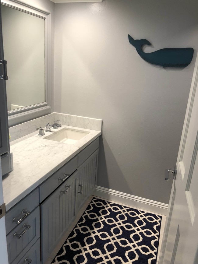 2nd full bath - 736 Gould Ave