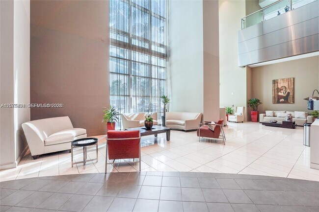 Building Photo - 300 S Biscayne Blvd