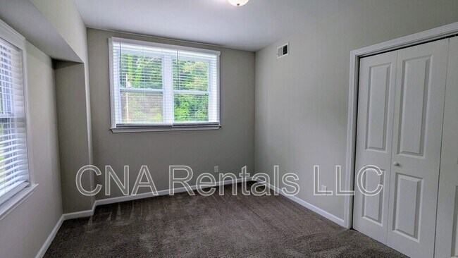 Building Photo - 3290 Forest Creek Dr SW