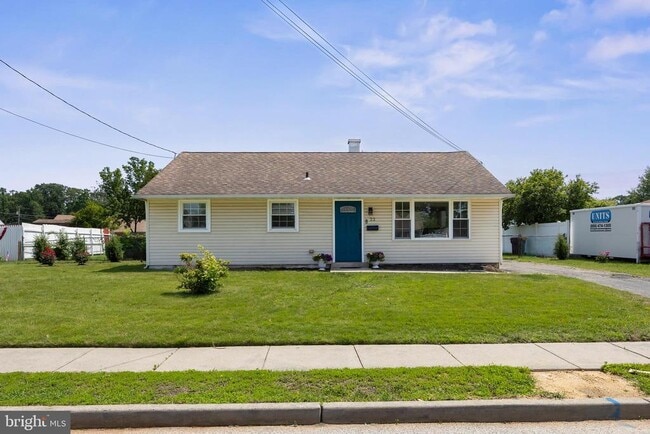 Primary Photo - 22 Holly Dr