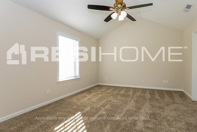 Building Photo - 632 Zellwood Dr