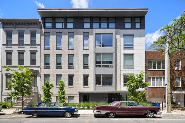 Building Photo - 830 Park Ave