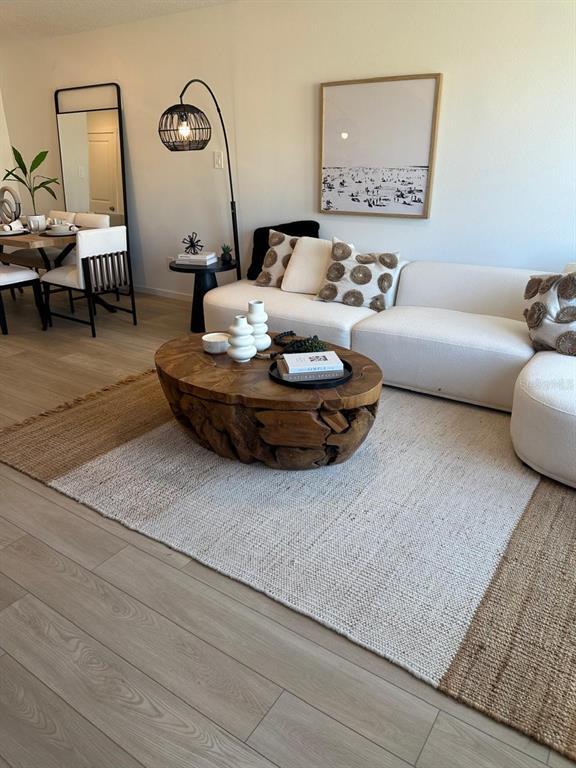 Building Photo - 874 Lynx St