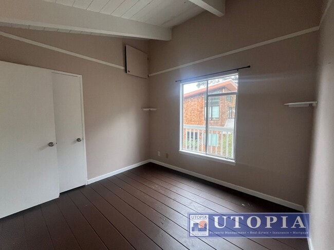 Building Photo - Beautiful and spacious 2 Bedroom, 1.5 Bathroom Located in Rio Del Mar, close to the beach and Apt...