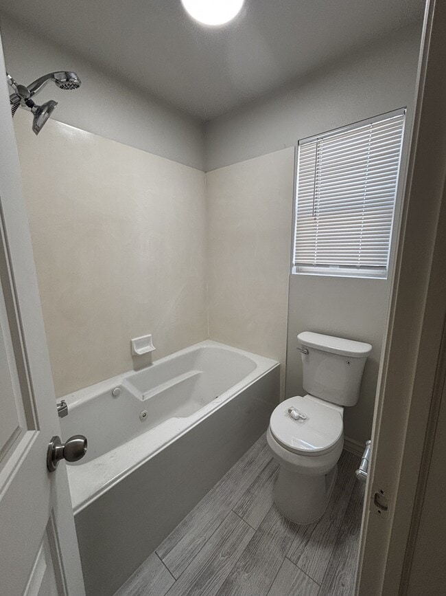 Building Photo - 4815 Levi Ln