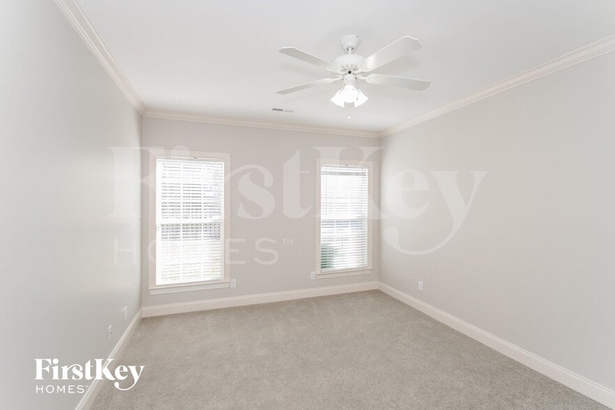 Building Photo - 15 Trellis Cir