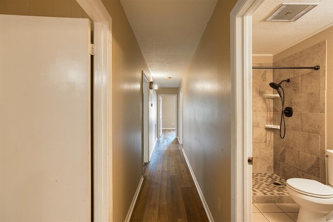 Building Photo - 4840 Arthur Ln
