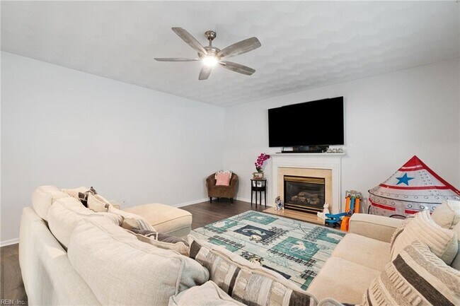 Building Photo - 704 Rocky Run Ct