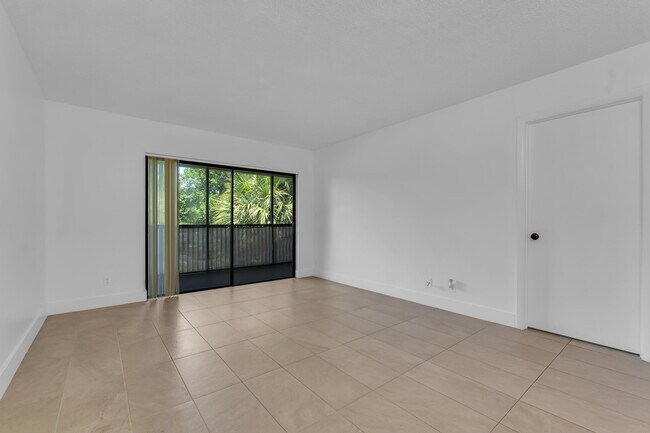 Building Photo - 1224 S Military Trail