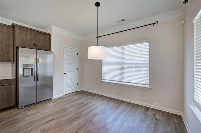 Building Photo - 401 Perth Dr